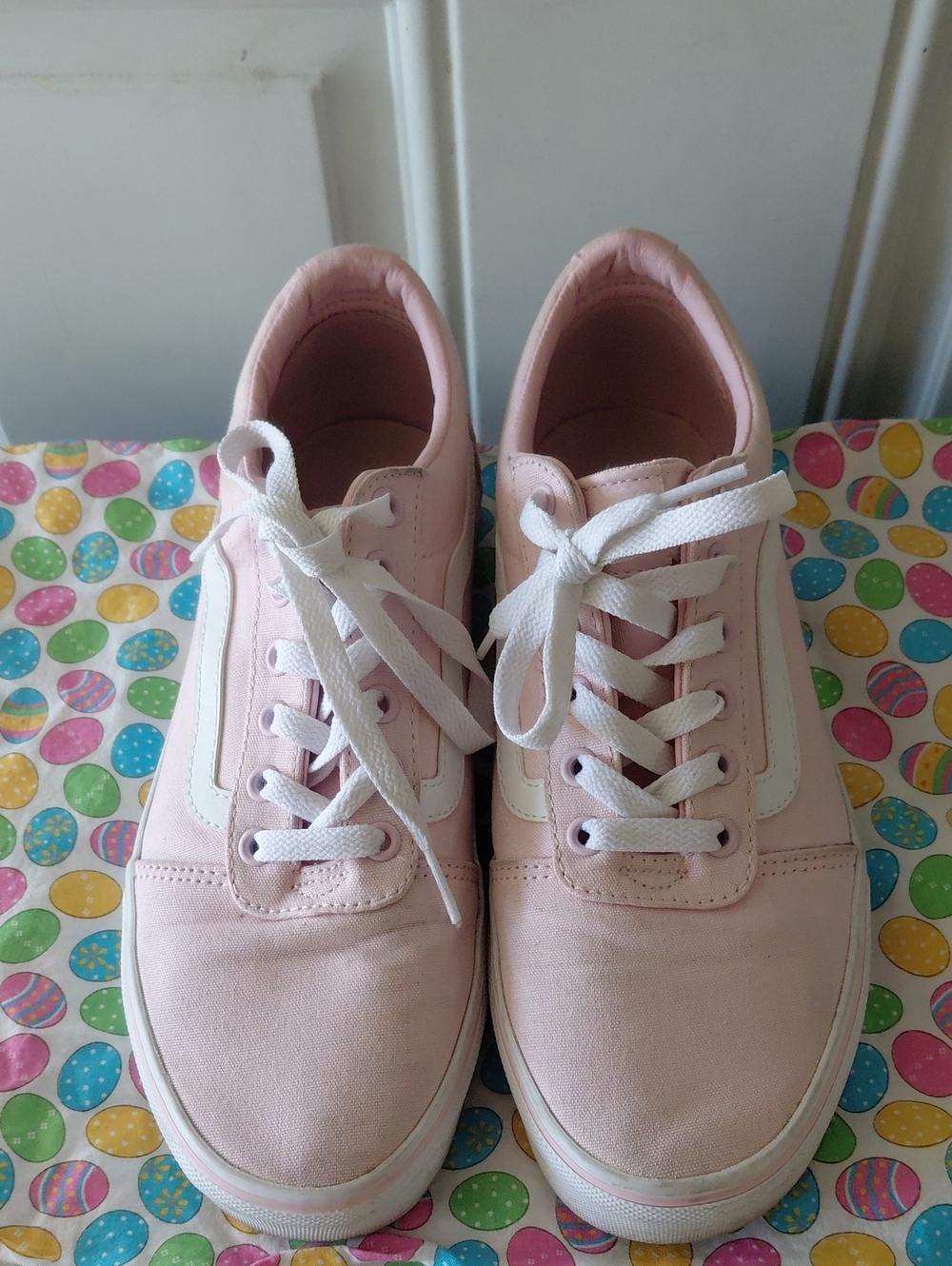 Van's Women’s Casual Pink Canvas Sneakers - Lace-Up Comfort